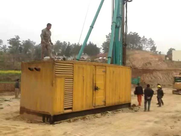 玛曲如何判断水冷式机油散热器密封件是否需要更换？